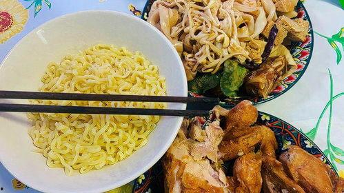 道口烧鸡视频,传统美味，一口咬下满口香