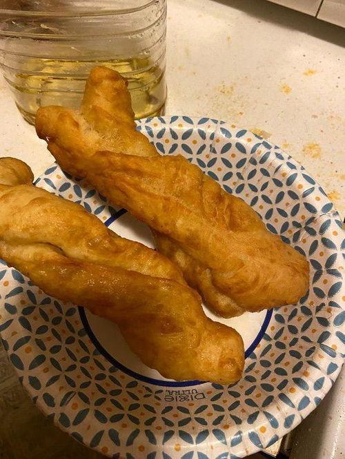 炸油条的做法视频,炸油条视频教程，轻松学会家常美味