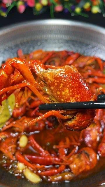 龙虾怎么做好吃视频,视频教你家常龙虾烹饪技巧