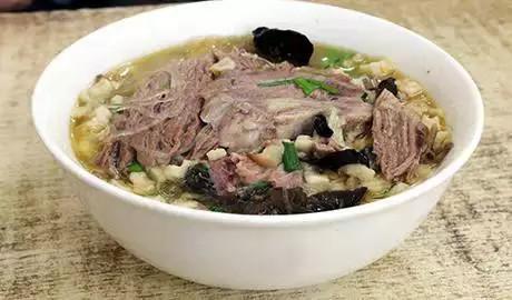 羊肉泡馍视频,传统美食的诱人魅力