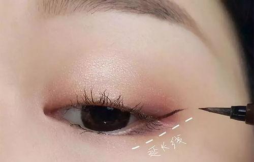 画眼线教程视频,打造迷人电眼风采