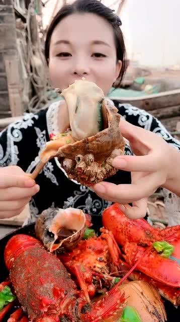 吃海螺的视频,视频揭秘海螺烹饪全过程