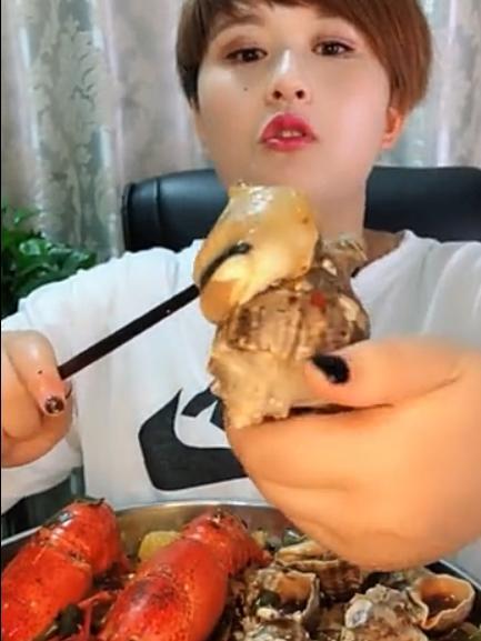 吃海螺的视频,视频揭秘海螺烹饪全过程