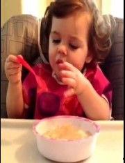 搞笑视频小孩,搞笑视频里的萌娃瞬间