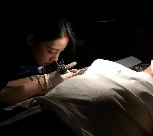 女孩纹身视频,女孩独特风采的展现