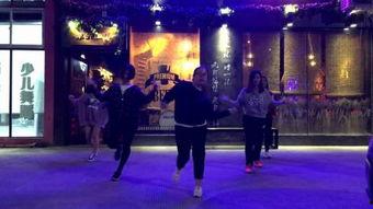 舞蹈视频爵士,跟随视频领略舞蹈风采